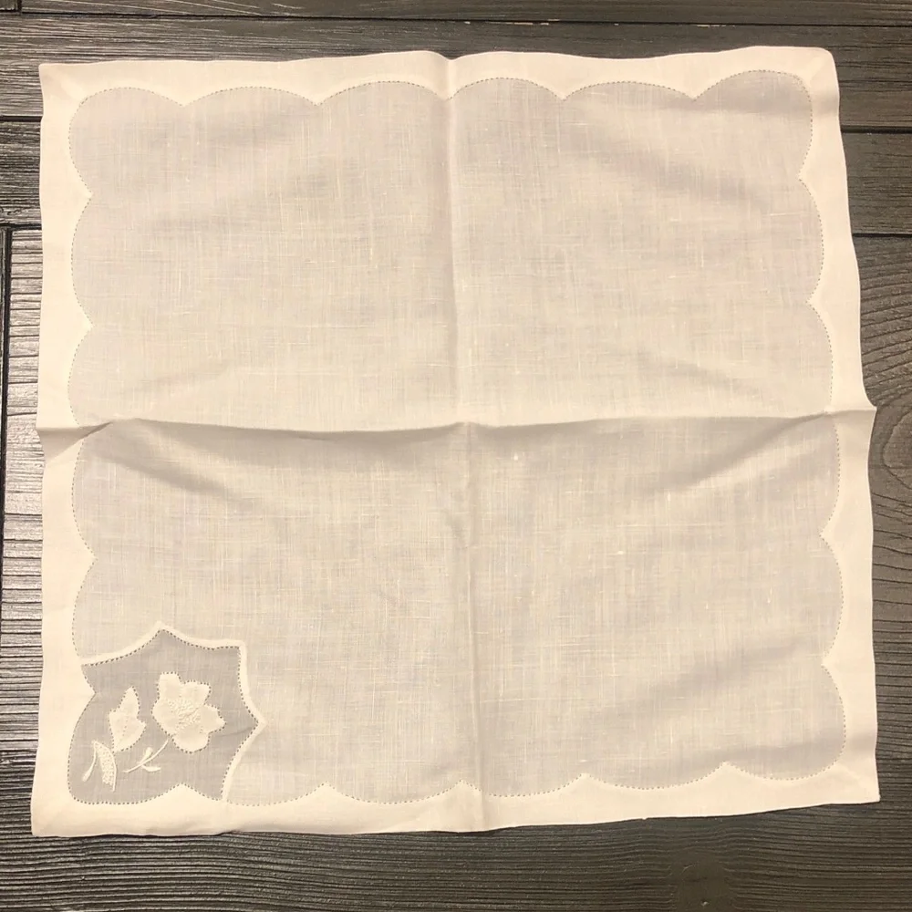 Elegant White Embroidered Napkins lot of 4